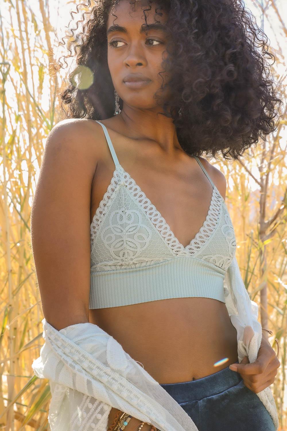 Waistband Loop Lace Brami - LuxNovaHub 